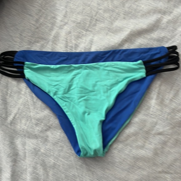 L space and billabong bikini bottoms - Picture 3 of 4